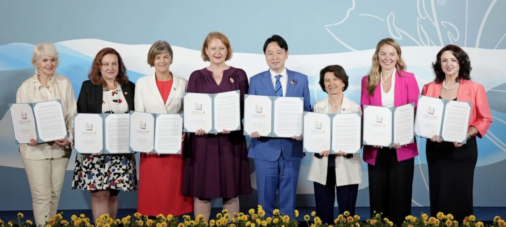 Drastic efforts needed to open door for Japan’s 1st female PM