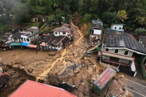 Calamity Calls for Statesmanship not Politics as Usual